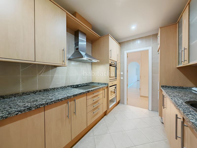 Foto 9a2115f2-aae0-4aea-b20f-249bd0580399. Apartament amb aparcament piscina a Elviria Marbella