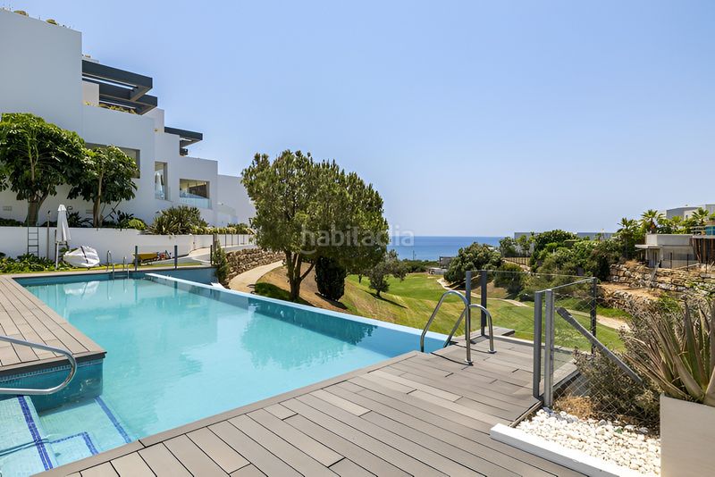Foto 71caf143-618c-4bc7-a179-179c80b6cba9. Planta baixa amb aparcament piscina a Cabopino - Artola Marbella
