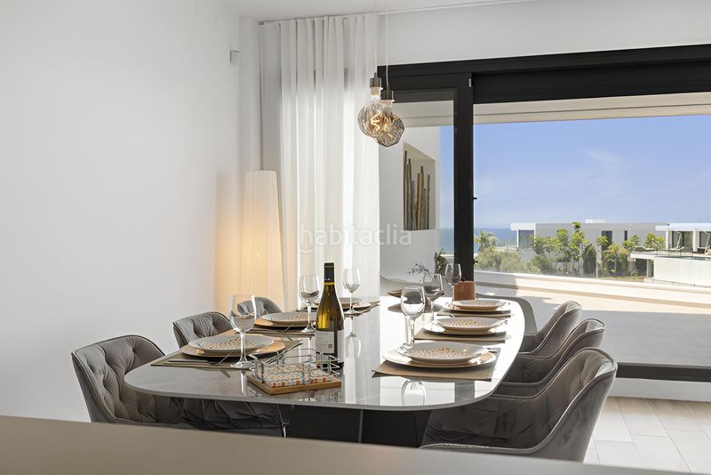 Foto 7e9c901b-bb1f-459d-b616-b56637709098. Planta baixa amb aparcament piscina a Cabopino - Artola Marbella