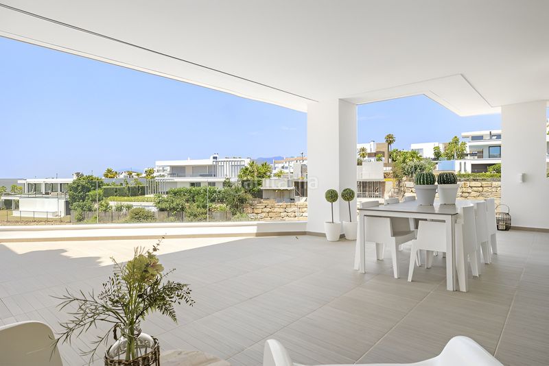 Foto f8003db2-0000-4c14-9cf8-91c8596ed01b. Planta baixa amb aparcament piscina a Cabopino - Artola Marbella
