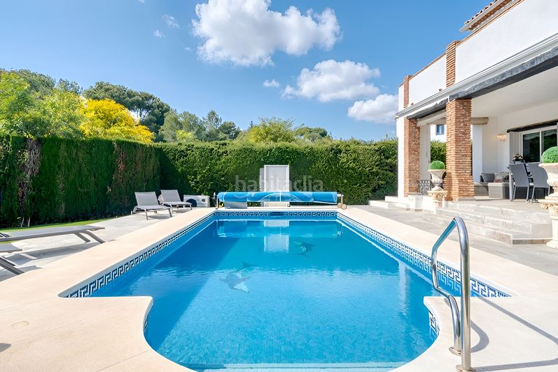 Foto 8778db0e-47e5-4ee3-9583-57f85ba4a942. Casa amb aparcament piscina a Calahonda Mijas