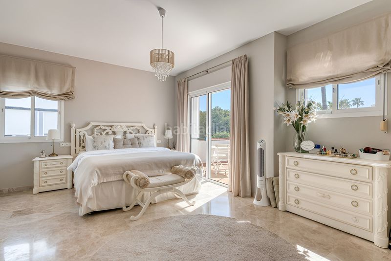 Foto 8f09d0b0-70a4-443d-9980-37f7432f3cd1. Casa amb aparcament piscina a Calahonda Mijas