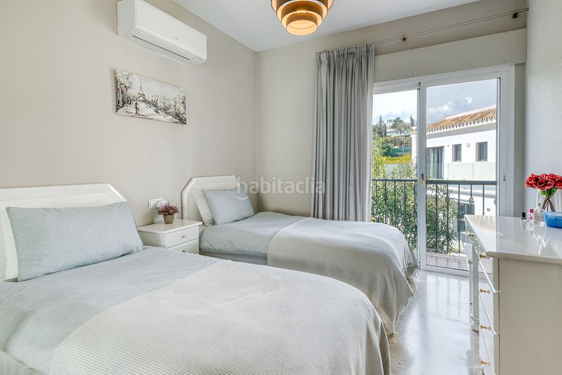 Foto c1da530c-bcf4-4a71-84c8-78ce317bbde3. Casa amb aparcament piscina a Calahonda Mijas
