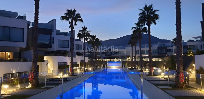 Foto 0da49ce1-aae3-4619-b5cf-2cf96131177d. Casa adossada amb aparcament piscina a Centro Estepona