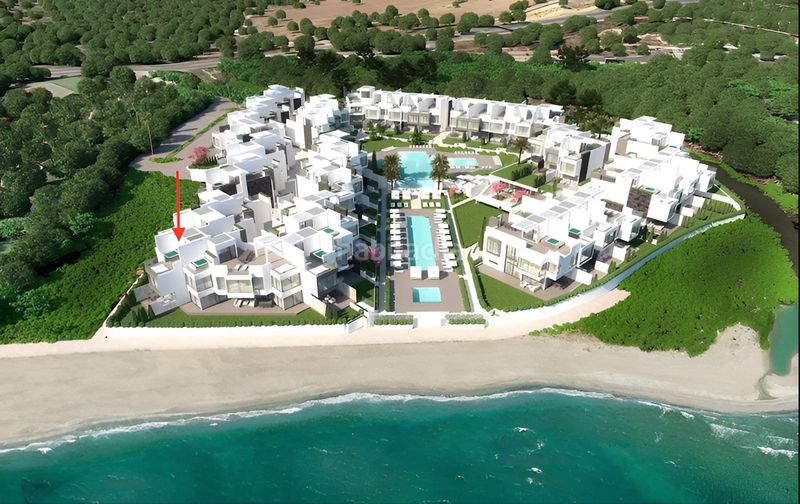Foto db3714a4-de61-4298-9020-8544cd6ae421. Casa adossada amb aparcament piscina a Centro Estepona