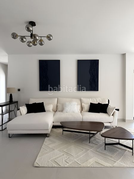 Foto 187fce34-deb6-4cfb-a94b-38a005776c79. Casa amb aparcament piscina a Playa Bajadilla - Puertos Marbella