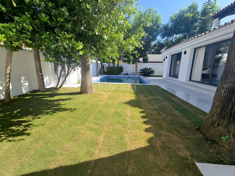 Foto 1abf2dc6-a43a-4e41-a249-8d2d97477f3e. Casa amb aparcament piscina a Playa Bajadilla - Puertos Marbella