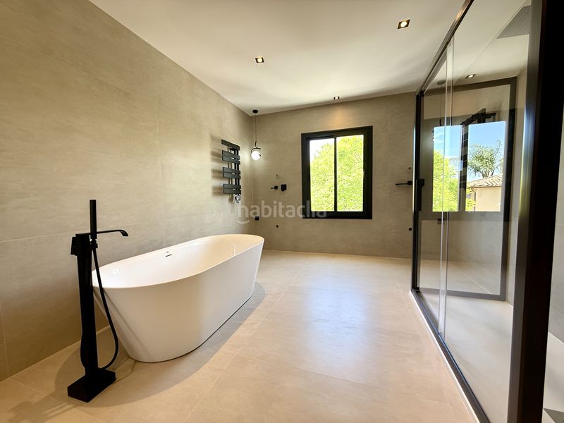 Foto bda13c65-5714-47ec-968e-42ae1cbbc6fd. Casa amb aparcament piscina a Playa Bajadilla - Puertos Marbella