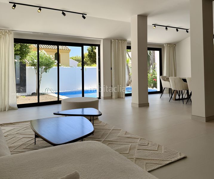 Foto c14704f1-1827-476c-b7bb-4a611c13cb67. Casa amb aparcament piscina a Playa Bajadilla - Puertos Marbella