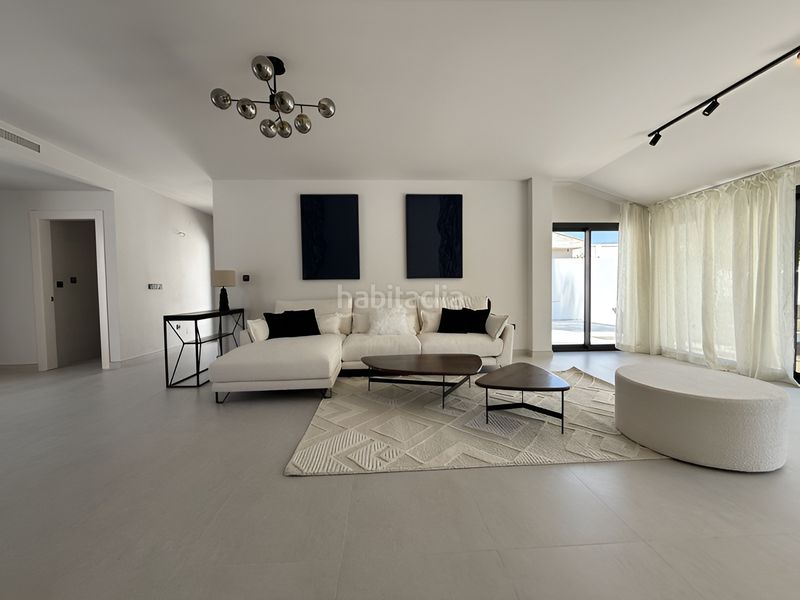 Foto ddee7173-a5c8-4a4c-ae4c-0cb55f178afc. Casa amb aparcament piscina a Playa Bajadilla - Puertos Marbella