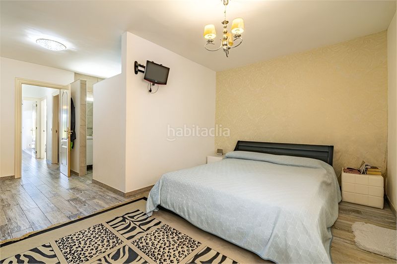 Foto a2f4484c-c3c9-4668-a9d2-a6e15ce91703. Casa adossada amb aparcament piscina a Centro Estepona