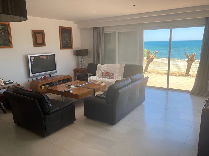 Foto 2d8c9bd9-dd11-4934-900d-7704443473c9. Casa adossada amb aparcament piscina a Centro Estepona