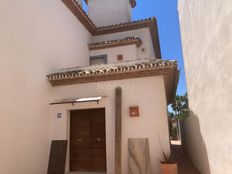 Foto 455334b5-0655-4e23-978e-40836f50c414. Casa adossada amb aparcament piscina a Centro Estepona