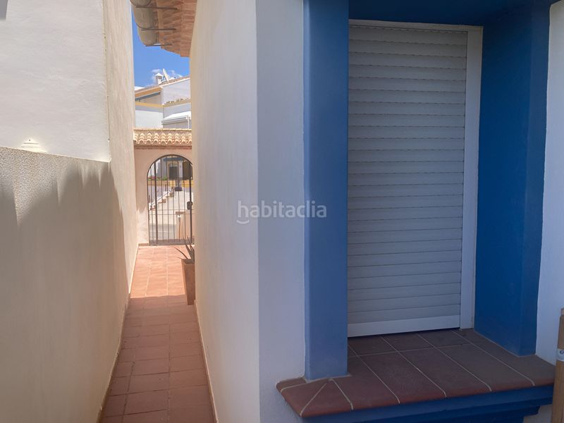 Foto 9a529414-bcfe-4719-a878-2f01f429a565. Casa adossada amb aparcament piscina a Centro Estepona