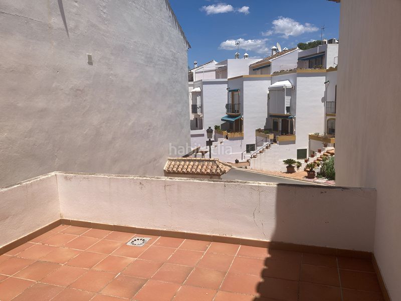 Foto 9ac17662-65b8-4369-8274-0d2e408f656e. Casa adossada amb aparcament piscina a Centro Estepona