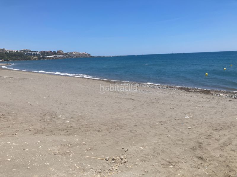 Foto a074e370-8271-420e-b52e-76facf0807a4. Casa adossada amb aparcament piscina a Centro Estepona