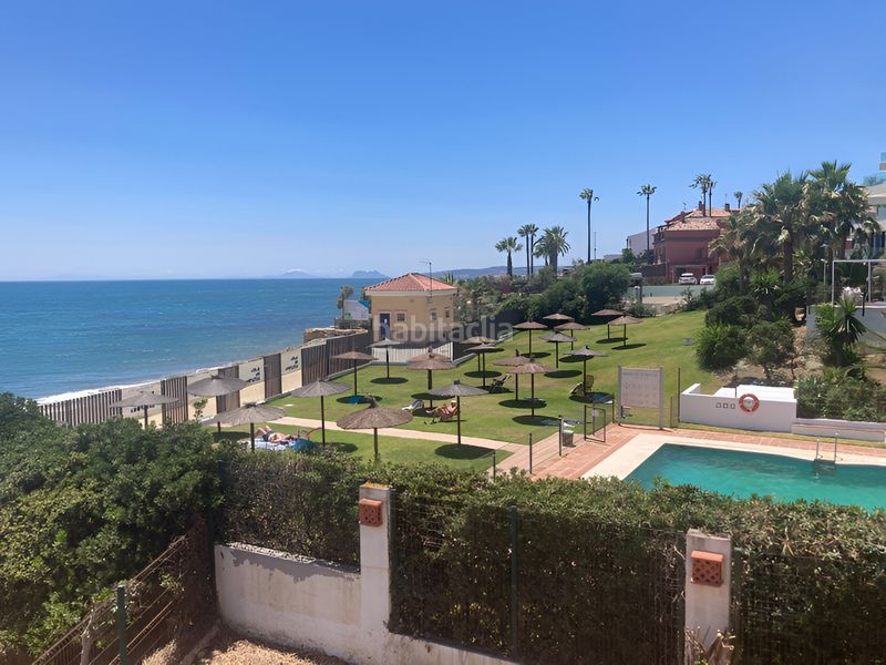 Foto ae1a9d69-bb4f-4f93-9f27-88d5487c3e5f. Casa adossada amb aparcament piscina a Centro Estepona