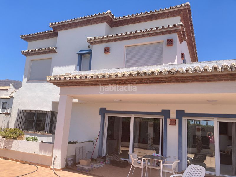 Foto e41d096e-6013-470e-a0b0-d751ae7a1d0d. Casa adossada amb aparcament piscina a Centro Estepona