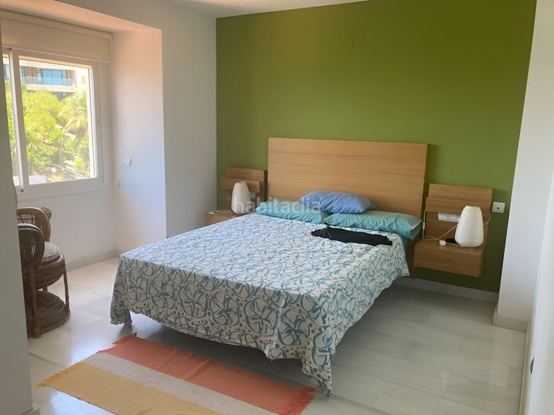 Foto fdbdd170-03ba-422b-8384-2b82dea5bd33. Casa adossada amb aparcament piscina a Centro Estepona