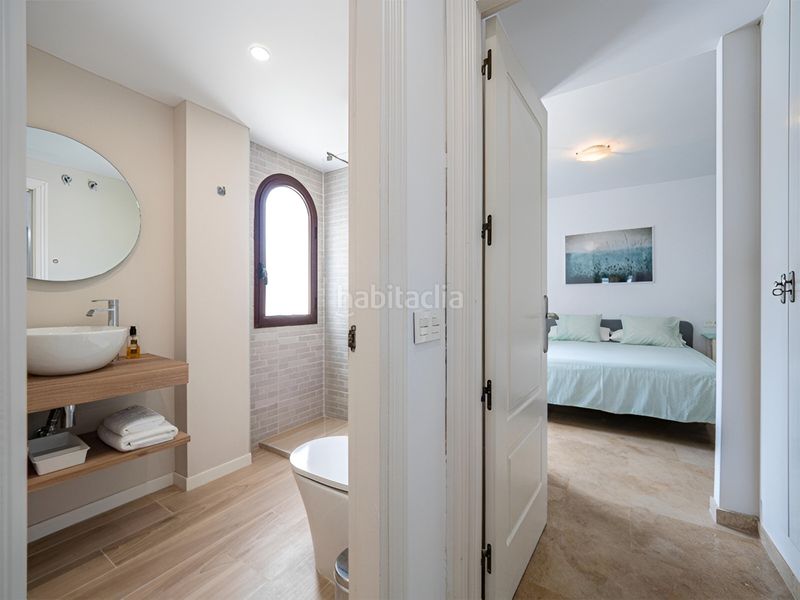 Foto 055196a6-de2b-4ae0-b8d9-1b48c9267c44. Planta baja apartamento en planta media en the golden mile en Marbella