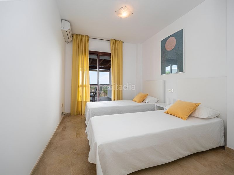 Foto 3d152702-df82-4315-967b-5e66bc4fa87e. Planta baja apartamento en planta media en the golden mile en Marbella