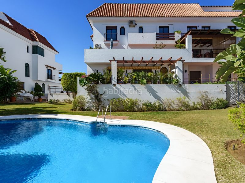 Foto 8ed28f6b-cf36-4beb-a720-a84a0e0ef3ef. Planta baja apartamento en planta media en the golden mile en Marbella