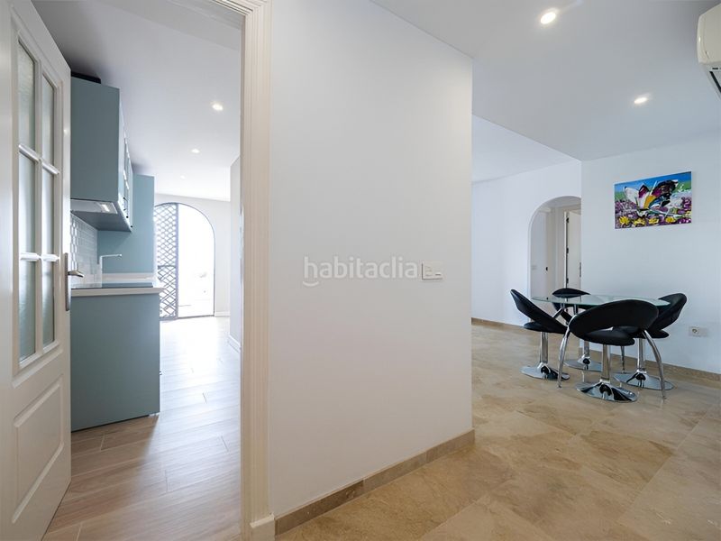 Foto cd714b4a-7566-465e-853e-767b8fa8aec8. Planta baja apartamento en planta media en the golden mile en Marbella