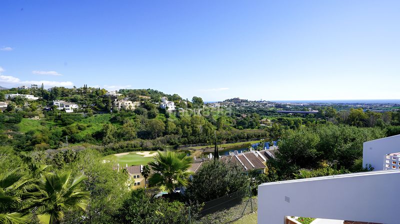 Foto 4b862c86-d45a-4abf-b97e-e878727f4e3c. Apartament amb aparcament piscina a La Quinta Benahavís