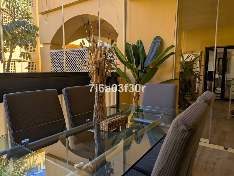 Foto 30776f35-ddde-41e0-a104-3b6c5064c936. Apartament amb aparcament piscina a San Pedro de Alcántara Pueblo Marbella