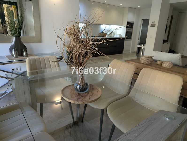 Foto ab43eabd-d2b9-46d0-951a-6a867c54b2d9. Apartament amb aparcament piscina a San Pedro de Alcántara Pueblo Marbella