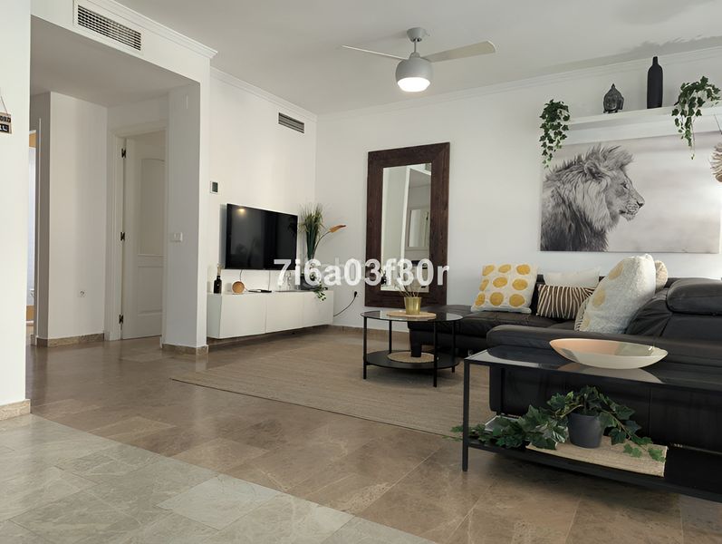 Foto fb551a5d-e3bb-421a-942a-d236a2b36976. Apartament amb aparcament piscina a San Pedro de Alcántara Pueblo Marbella