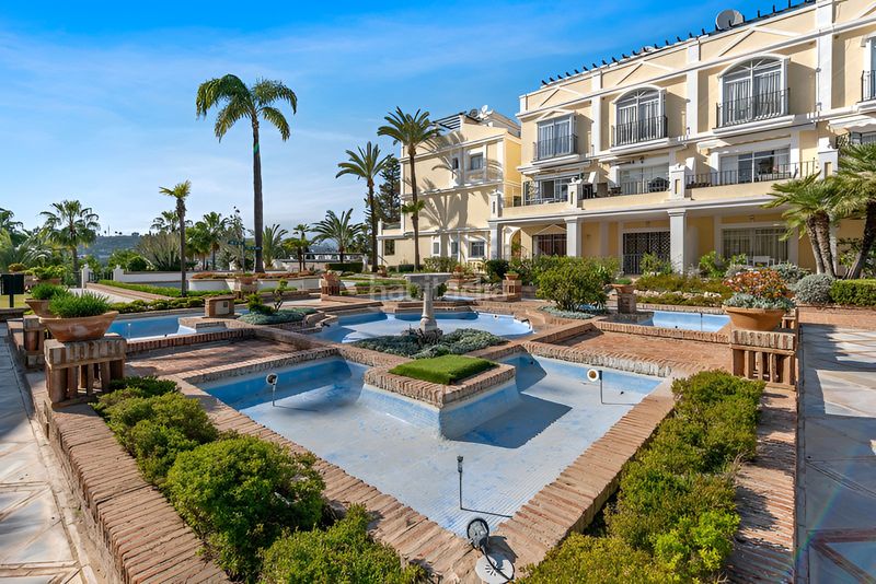 Foto 1107c35d-e0b4-4bbd-8739-5727a43433ab. Planta baixa amb aparcament piscina a Playa Bajadilla - Puertos Marbella