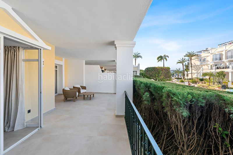 Foto 74e3d5a2-0602-4878-b97f-a4bea6726e64. Planta baixa amb aparcament piscina a Playa Bajadilla - Puertos Marbella