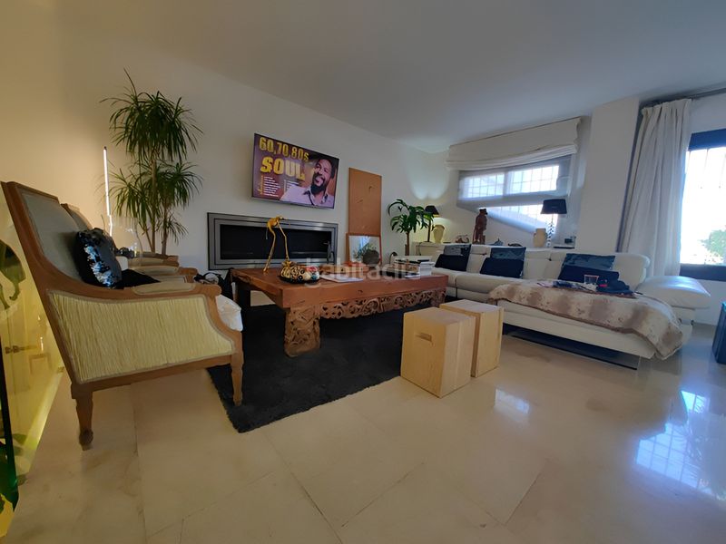 Foto 05a726e0-2e58-494d-8498-a96aeeb25b7a. Dúplex amb aparcament piscina a Centro Estepona