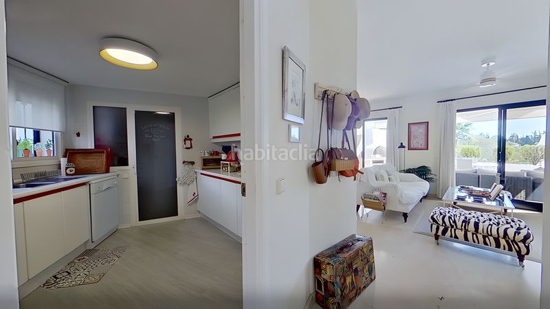 Foto fad52dcf-0510-4b3e-bb45-a50fac2e60b4. Dúplex amb aparcament piscina a Puente Romano Marbella