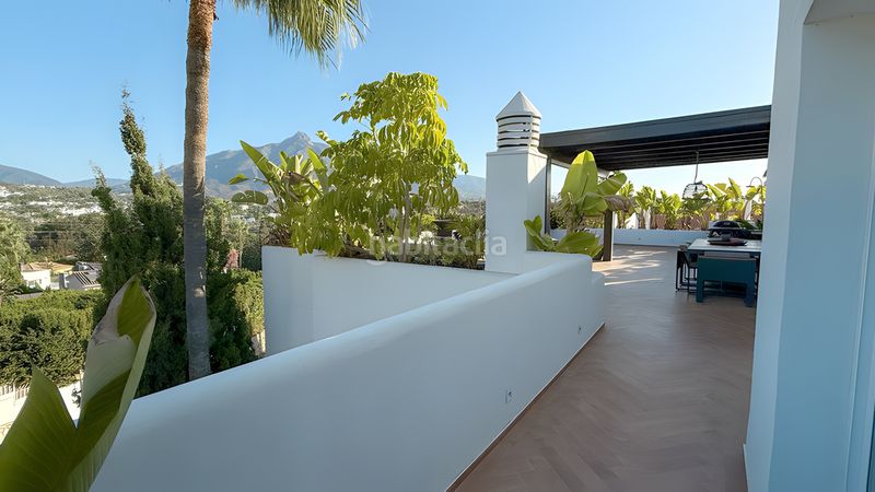 Foto cb7fc2d0-a2ef-451a-bd82-864b91ed135a. Àtic amb aparcament piscina a Nueva Andalucía centro Marbella