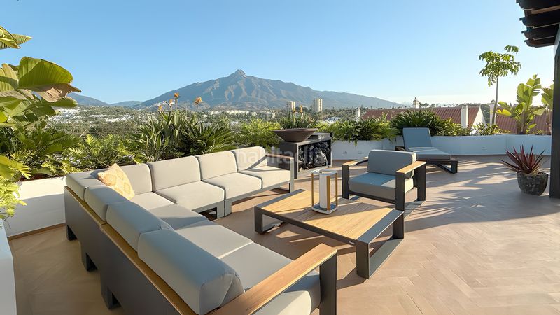Foto e522153a-61ae-45e3-b497-2a38b58c6a5b. Àtic amb aparcament piscina a Nueva Andalucía centro Marbella