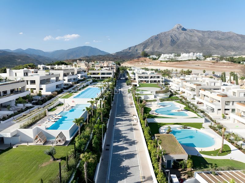 Foto 57e31ec9-2c2a-40a1-ab78-3f75f035e346. Planta baixa amb aparcament piscina a Puente Romano Marbella