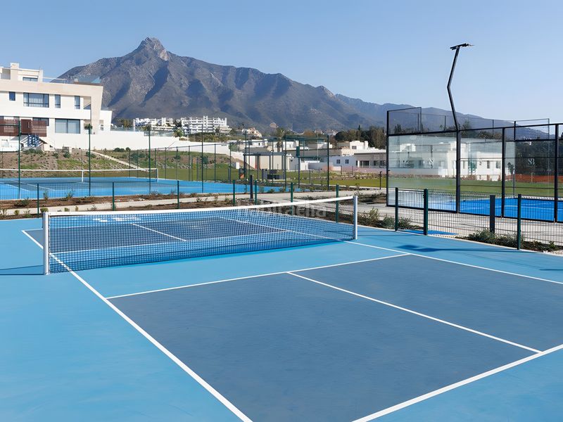 Foto b2a1ef9c-6348-4b49-baf0-ac2ddc1d30f3. Planta baixa amb aparcament piscina a Puente Romano Marbella