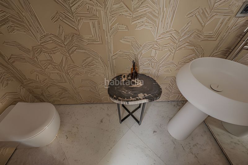 Foto b79d663a-c74f-449c-9fbe-78e1f2f46771. Planta baixa amb aparcament piscina a Puente Romano Marbella