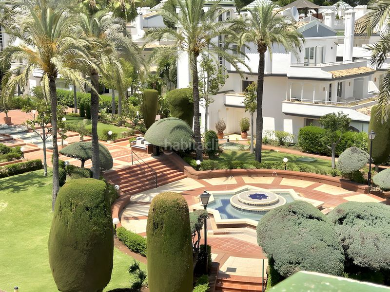 Foto cf02f440-7458-4249-bff4-61173c9efe0c. Àtic amb piscina a Centro Estepona