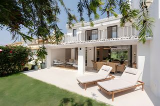 Casa adossada a Nueva Andalucía centro. Casa adosada nueva andalucía