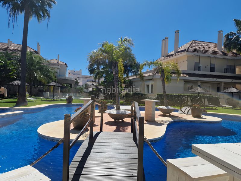Foto 04f7db0d-016a-4f1d-ac0c-2d63c4b75ecc. Apartament amb aparcament piscina a Nueva Andalucía centro Marbella