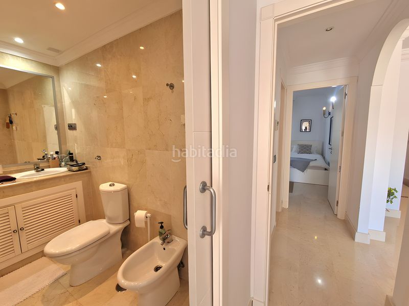 Foto 5c75623e-7575-48fd-a115-c5ee76633424. Apartament amb aparcament piscina a Nueva Andalucía centro Marbella