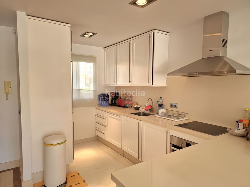 Foto 917dc6bc-8076-47d5-9ac8-f7726c6a084a. Apartament amb aparcament piscina a Nueva Andalucía centro Marbella