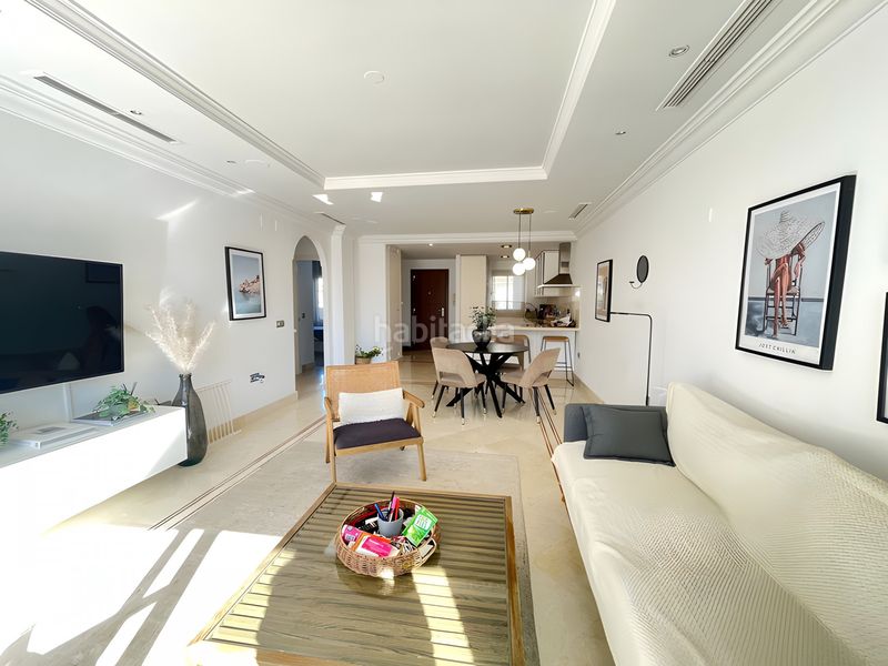 Foto 93130b84-4c55-4a49-bc81-f10e7eb3b638. Apartament amb aparcament piscina a Nueva Andalucía centro Marbella
