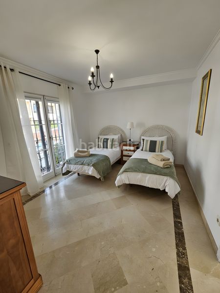 Foto ca58dbae-71df-490c-9800-3f2895bc28b2. Casa adossada amb piscina a Puente Romano Marbella