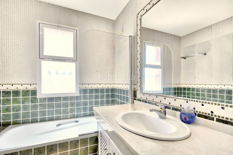 Foto d7b499b8-8e6f-4a4b-aa4a-917bfc58124d. Casa adossada amb piscina a Puente Romano Marbella