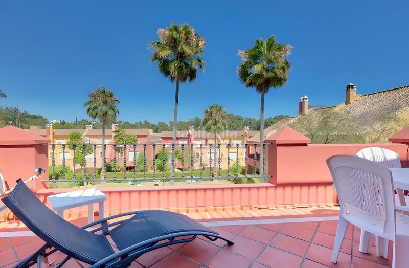 Foto df8456d0-d6c1-4d76-af5c-3860b82e890f. Casa adossada amb piscina a Puente Romano Marbella