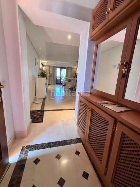 Foto 7424ae45-bf78-436f-8856-b06ec667bc49. Apartament amb aparcament piscina a Centro Estepona